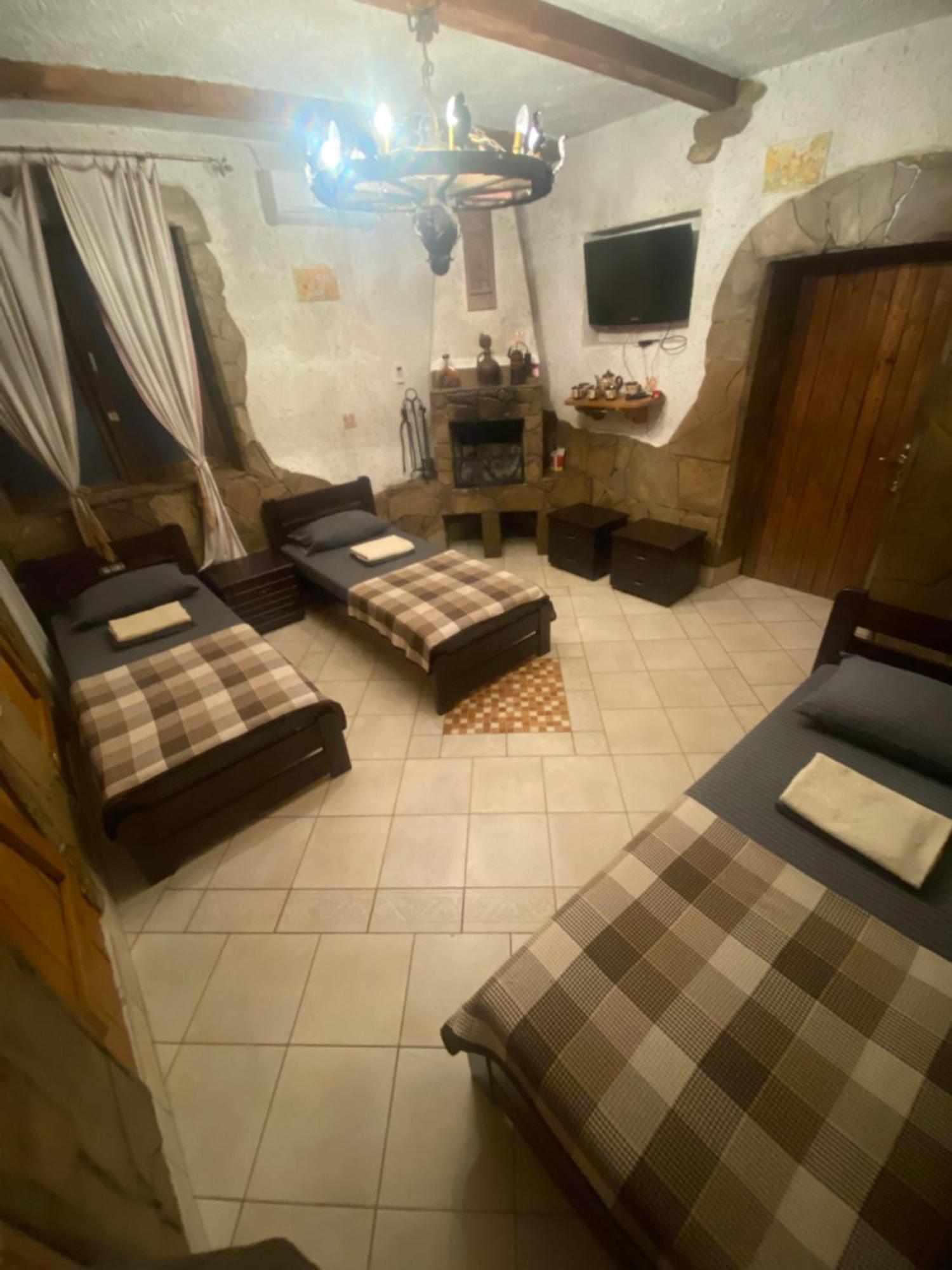 Inn Khlibodarskiy Khlibodarske Exteriér fotografie